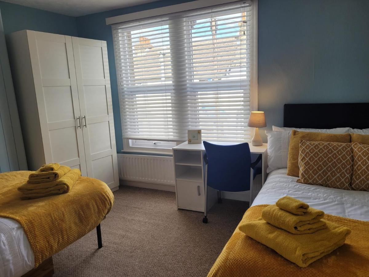 Garfield Road Villa Gillingham  Ngoại thất bức ảnh