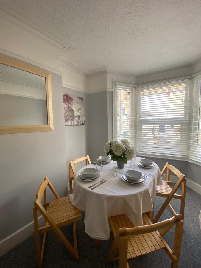 Garfield Road Villa Gillingham  Ngoại thất bức ảnh